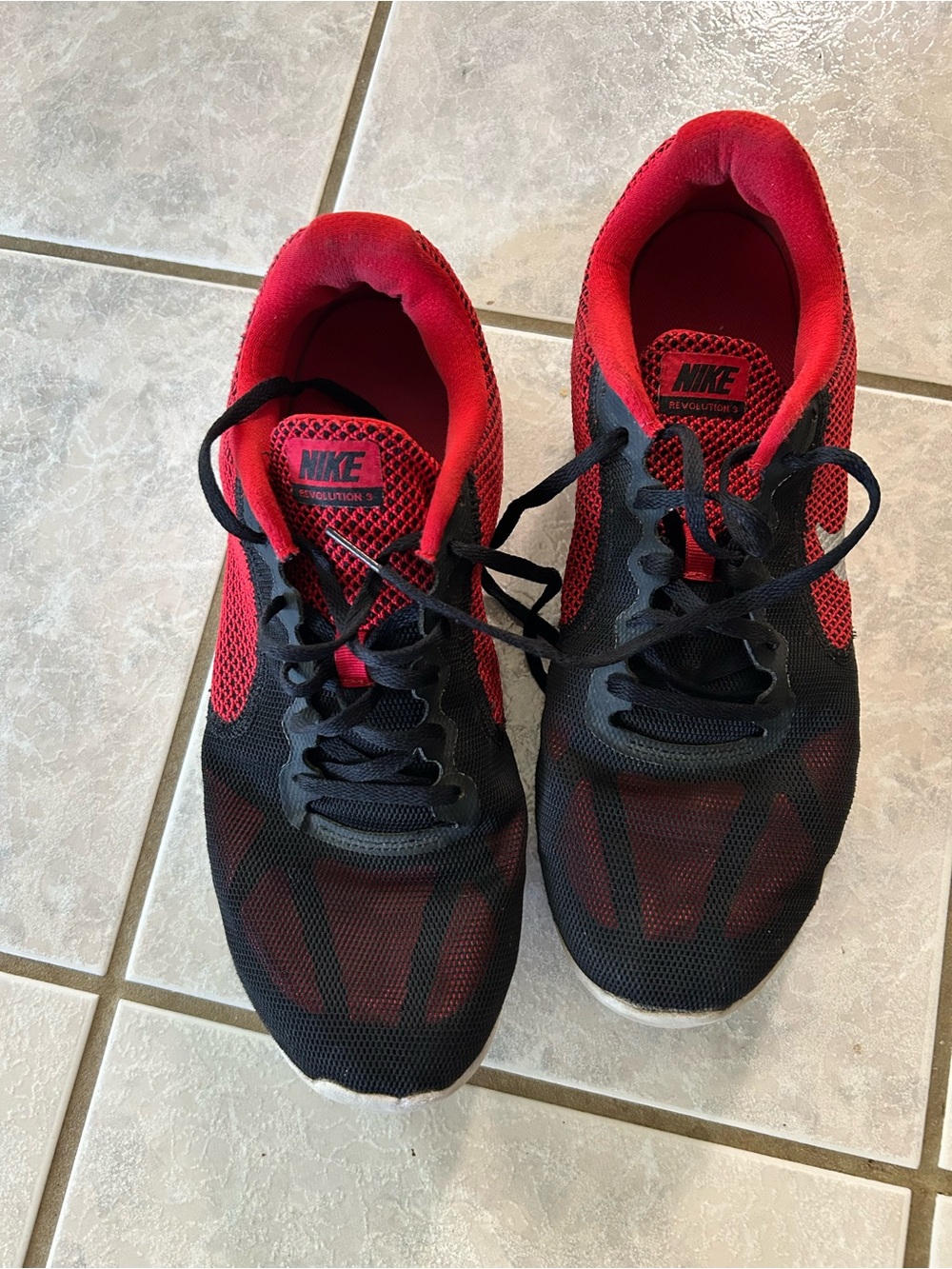 Nike Men’s Black and Red Athletic Running Sneakers